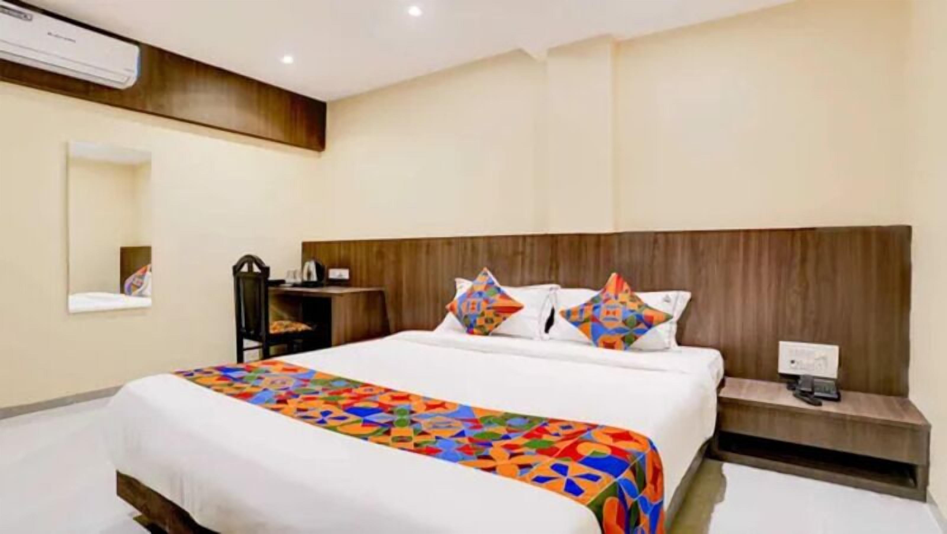 Family Room | Egyptian cotton sheets, premium bedding, in-room safe, free WiFi