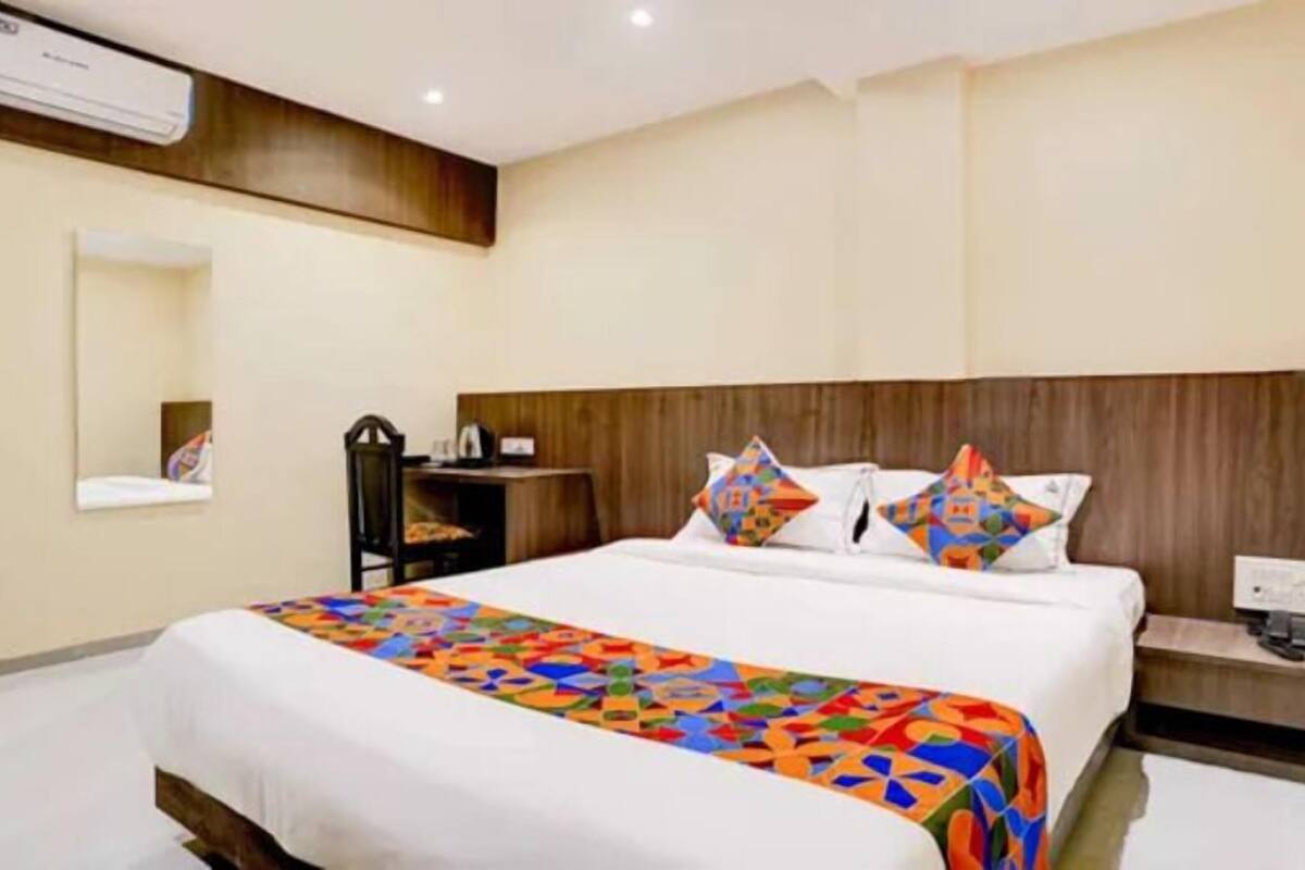 Family Room | Egyptian cotton sheets, premium bedding, in-room safe, free WiFi