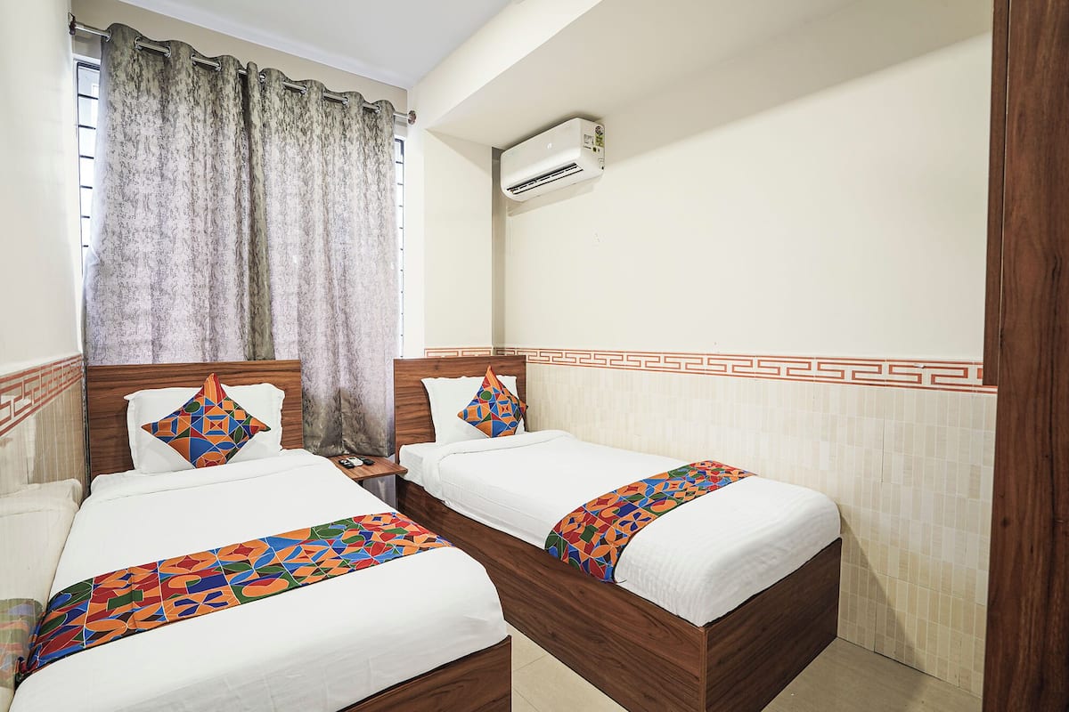 Family Room | Egyptian cotton sheets, premium bedding, in-room safe, free WiFi