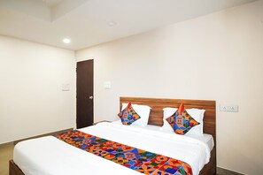 Egyptian cotton sheets, premium bedding, in-room safe, free WiFi - Fabhotel Raayara Bliss (Bangalore)