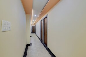 Lobby - Fabhotel Raas Plaza (Kanpur)