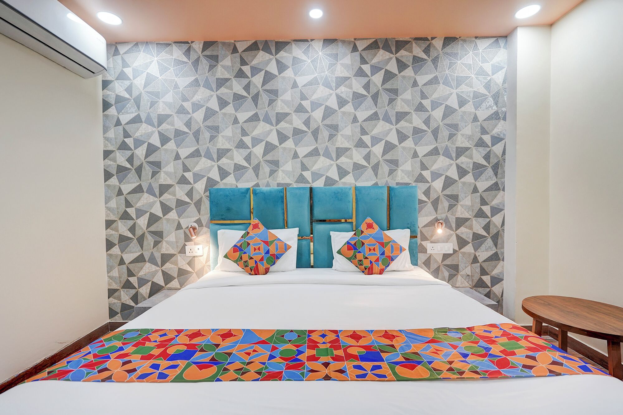 埃及棉床单、高档床上用品、客房内保险箱、免费 WiFi