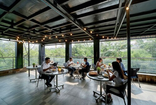 Fabhotel Ceerock