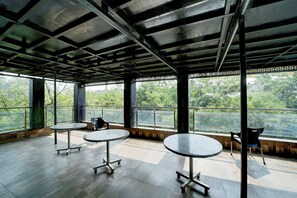 Lobby sitting area - Fabhotel Ceerock (Bhopal)