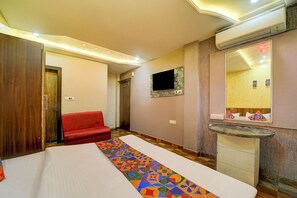 Deluxe Room | Egyptian cotton sheets, premium bedding, in-room safe, free WiFi - Fabhotel Ceerock (Bhopal)