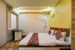 Kamar Deluks | Seprai katun Mesir, seprai premium, brankas, dan Wi-Fi gratis