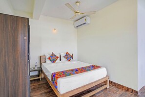 Habitación Deluxe | Sábanas de algodón egipcio, ropa de cama de alta calidad, caja fuerte