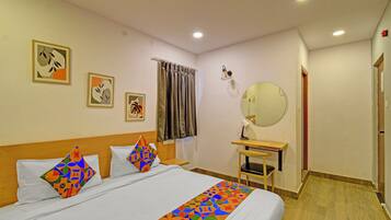 Egyptian cotton sheets, premium bedding, in-room safe, free WiFi