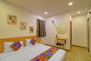 Deluxe Room | Egyptian cotton sheets, premium bedding, in-room safe, free WiFi - Fabhotel Casa Grand Himayathnagar (Hyderabad)
