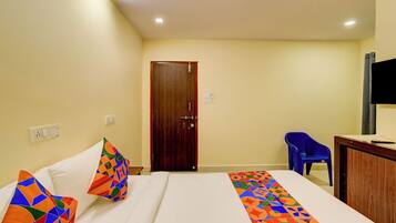 Egyptian cotton sheets, premium bedding, in-room safe, free WiFi