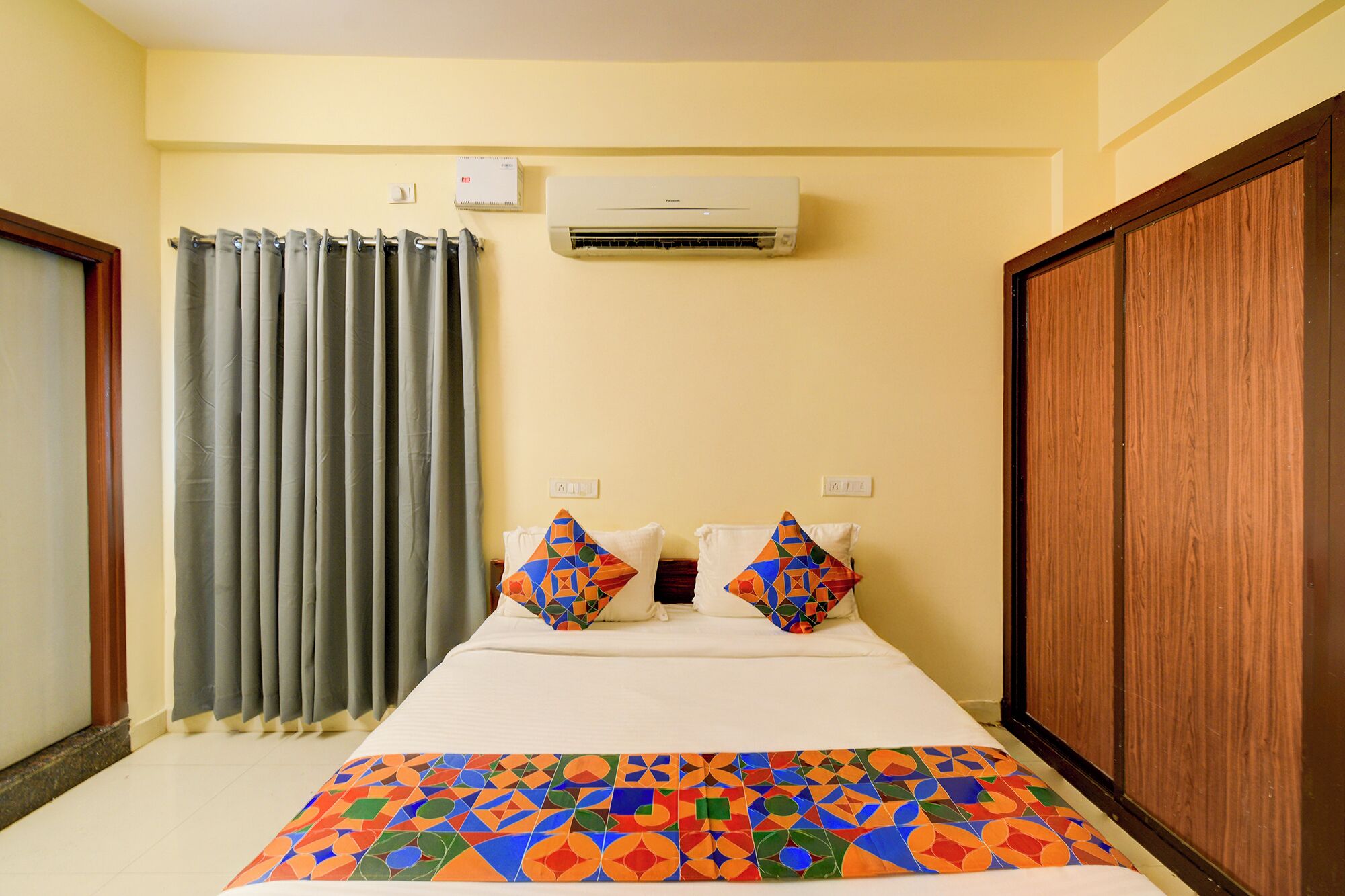 Seprai katun Mesir, seprai premium, brankas, dan Wi-Fi gratis