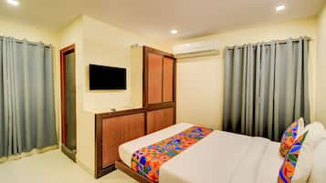 Egyptian cotton sheets, premium bedding, in-room safe, free WiFi