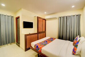 Egyptian cotton sheets, premium bedding, in-room safe, free WiFi - Fabhotel Victoria Grand (Hyderabad)