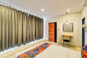 Egyptian cotton sheets, premium bedding, in-room safe, free WiFi - Fabhotel Casa Grand Nacharam (Hyderabad)