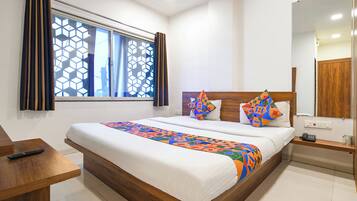 Egyptian cotton sheets, premium bedding, in-room safe, free WiFi
