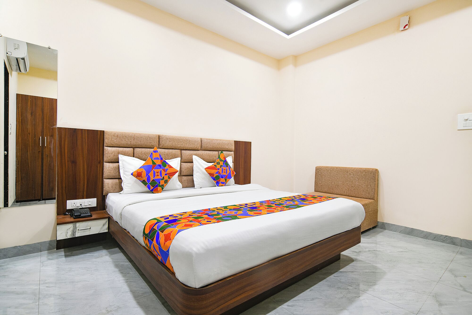 Egyptian cotton sheets, premium bedding, in-room safe, free WiFi