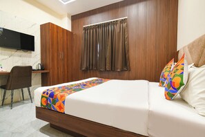 Egyptian cotton sheets, premium bedding, in-room safe, free WiFi - Fabhotel Capital Inn (Indore)