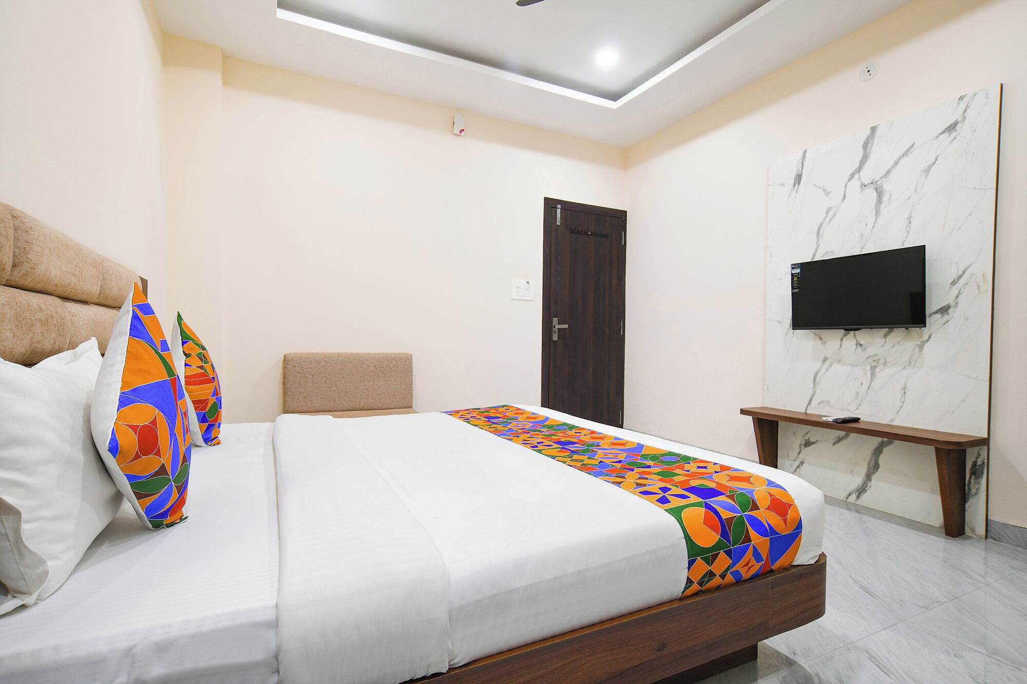 Egyptian cotton sheets, premium bedding, in-room safe, free WiFi