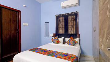 Deluxe Room | Egyptian cotton sheets, premium bedding, in-room safe, free WiFi