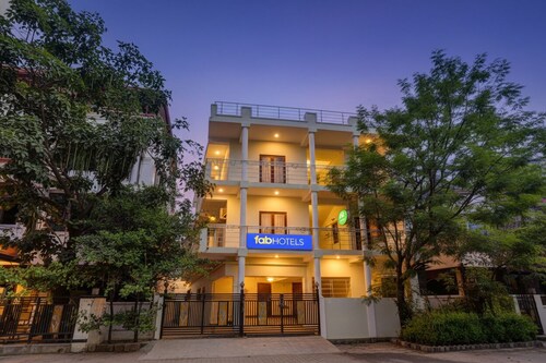 Fabhotel Dream Inn Mogappair East