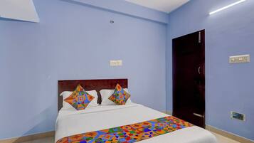 Egyptian cotton sheets, premium bedding, in-room safe, free WiFi