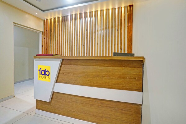 Reception - Fabhotel Stay Land Plus (Mumbai)