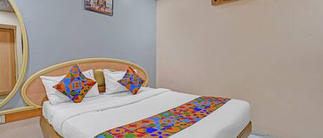 Egyptian cotton sheets, premium bedding, in-room safe, free WiFi