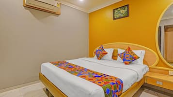 Deluxe Room | Egyptian cotton sheets, premium bedding, in-room safe, free WiFi