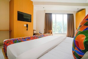 Egyptian cotton sheets, premium bedding, in-room safe, free WiFi - Fabhotel Gavalidev (Navi Mumbai)