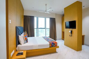 Egyptian cotton sheets, premium bedding, in-room safe, free WiFi - Fabhotel Gavalidev (Navi Mumbai)