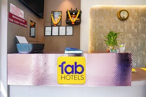 Reception - Fabhotel Gavalidev (Navi Mumbai)