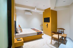 Egyptian cotton sheets, premium bedding, in-room safe, free WiFi - Fabhotel Gavalidev (Navi Mumbai)