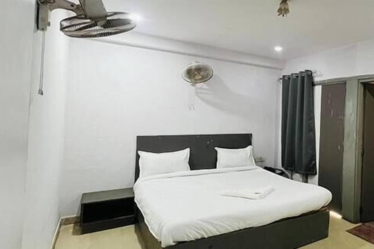 Deluxe Room | Egyptian cotton sheets, premium bedding, in-room safe, free WiFi