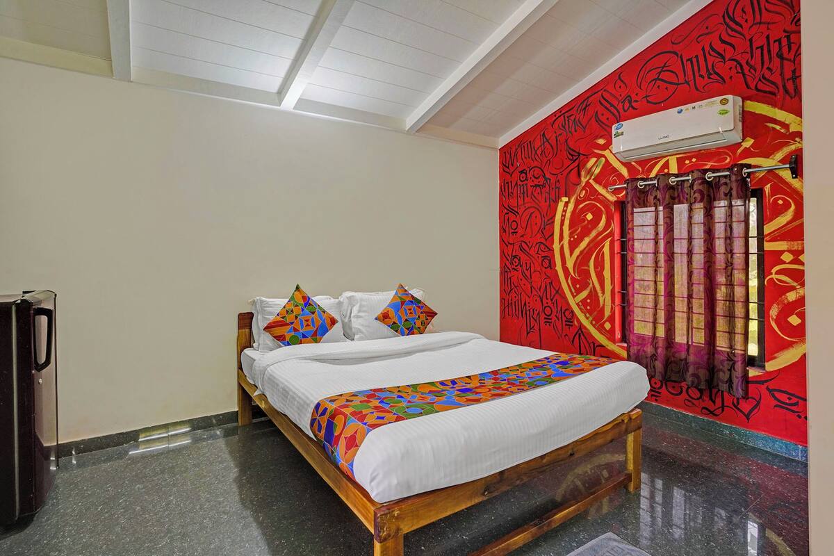 Egyptian cotton sheets, premium bedding, in-room safe, free WiFi
