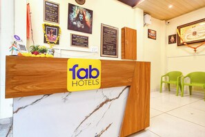 Reception - Fabhotel Ratna Palace I (Ujjain)