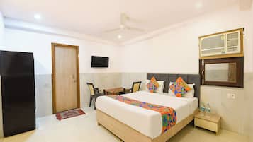 Egyptian cotton sheets, premium bedding, in-room safe, free WiFi