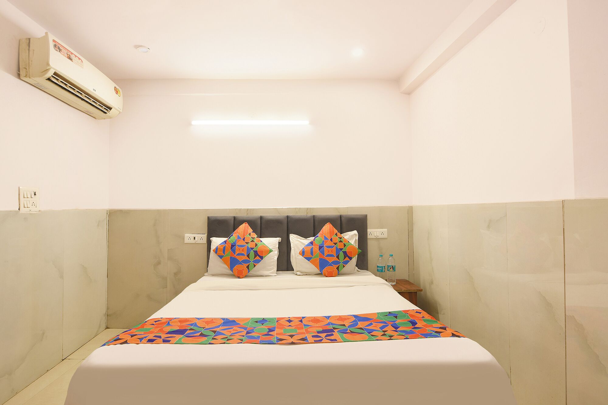 Egyptian cotton sheets, premium bedding, in-room safe, free WiFi