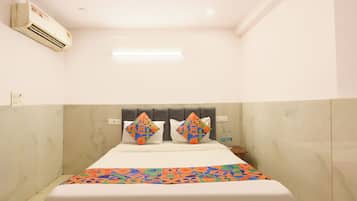 Egyptian cotton sheets, premium bedding, in-room safe, free WiFi