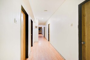 Lobby - Fabhotel White Ridge Chaitanyapuri (Hyderabad)