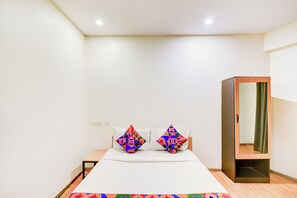 Egyptian cotton sheets, premium bedding, in-room safe, free WiFi - Fabhotel White Ridge Chaitanyapuri (Hyderabad)