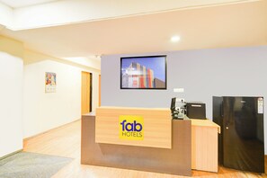 Reception - Fabhotel White Ridge Chaitanyapuri (Hyderabad)