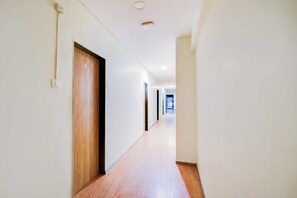 Lobby - Fabhotel White Ridge Chaitanyapuri (Hyderabad)