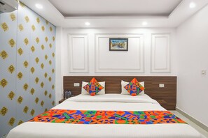 Egyptian cotton sheets, premium bedding, in-room safe, free WiFi