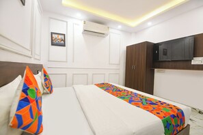 Egyptian cotton sheets, premium bedding, in-room safe, free WiFi - Via Dream Stay Inn (Faridabad)
