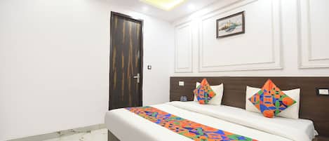 Egyptian cotton sheets, premium bedding, in-room safe, free WiFi