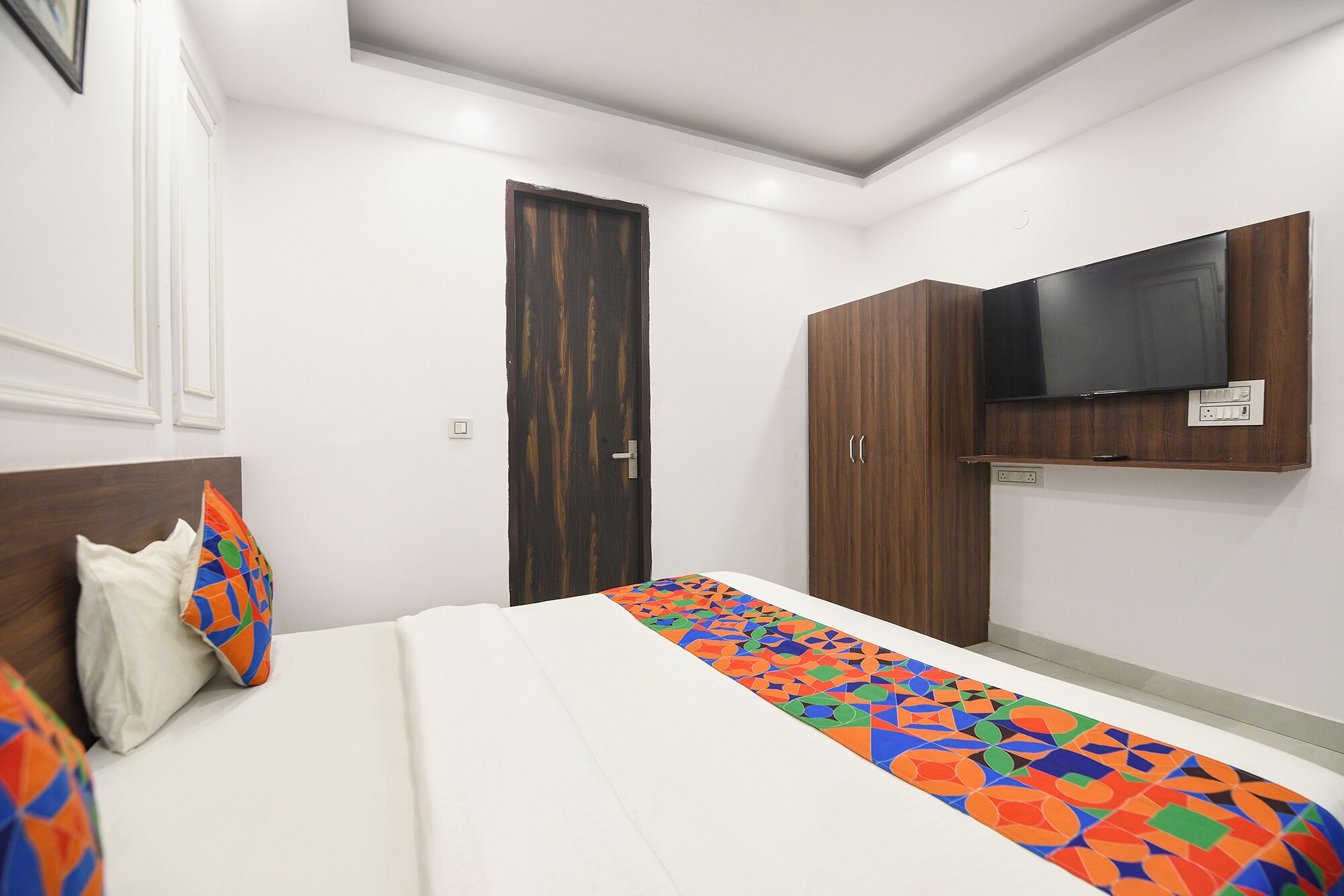 Egyptian cotton sheets, premium bedding, in-room safe, free WiFi