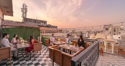 Fabhotel Khandaka Mahal