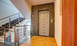 Lift - Fabhotel Sri Udupi Park (Bangalore)