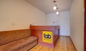 Reception - Fabhotel Sri Udupi Park (Bangalore)
