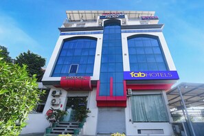 Exterior - Fabhotel Mansarovar Palace (Jaipur)